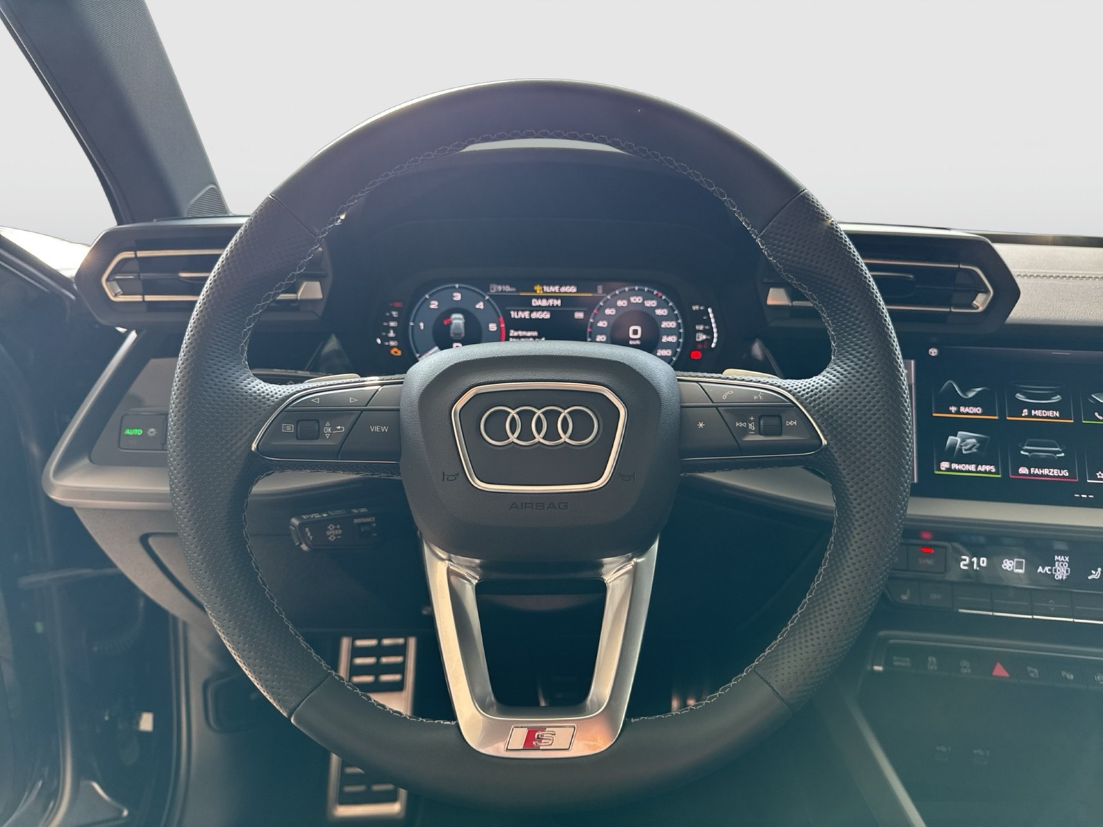 Audi A3 Sportback 35 S LINE PANO SONOS CAM ACC LM18