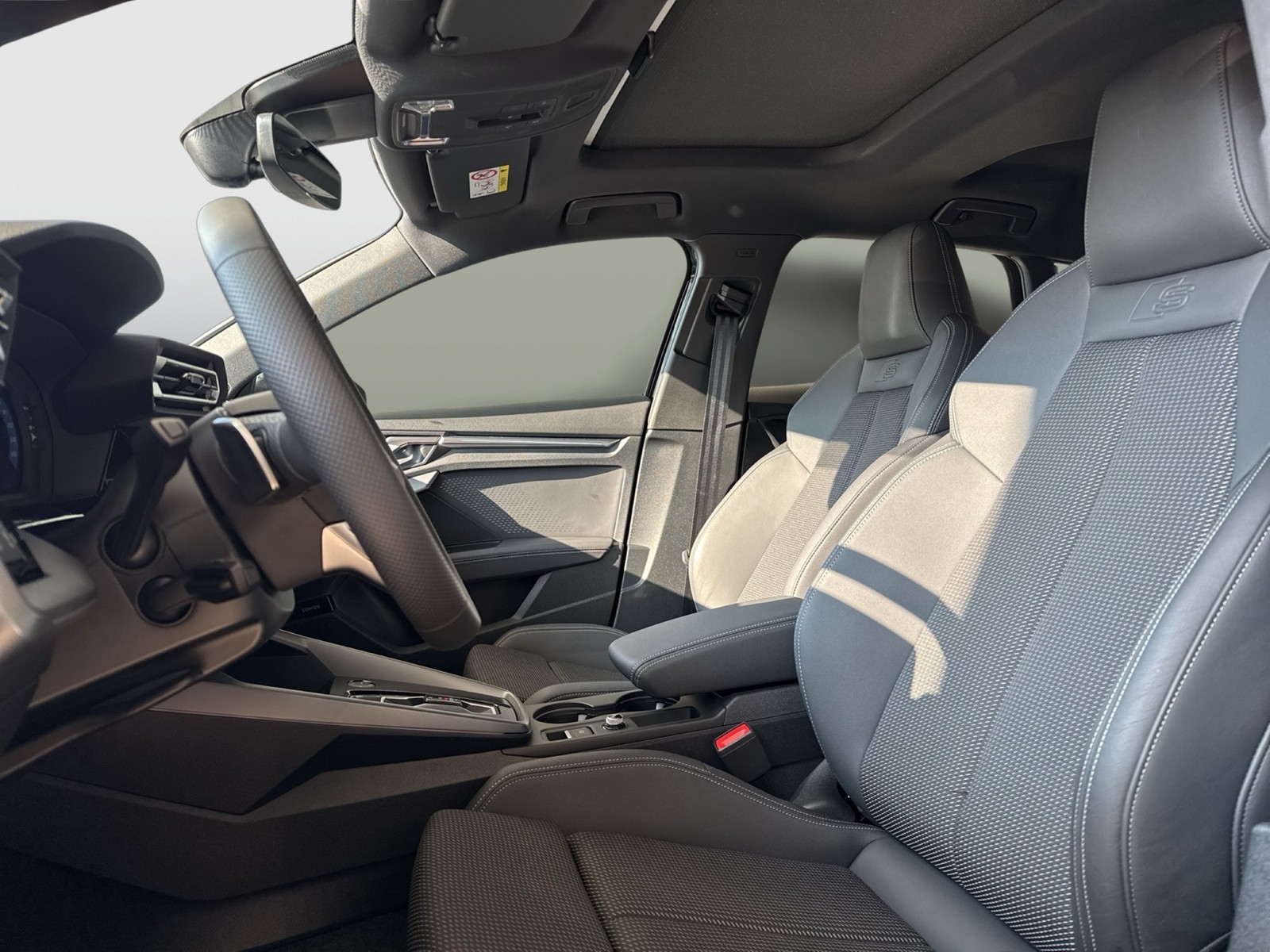 Audi A3 Sportback 35 S LINE PANO SONOS CAM ACC LM18