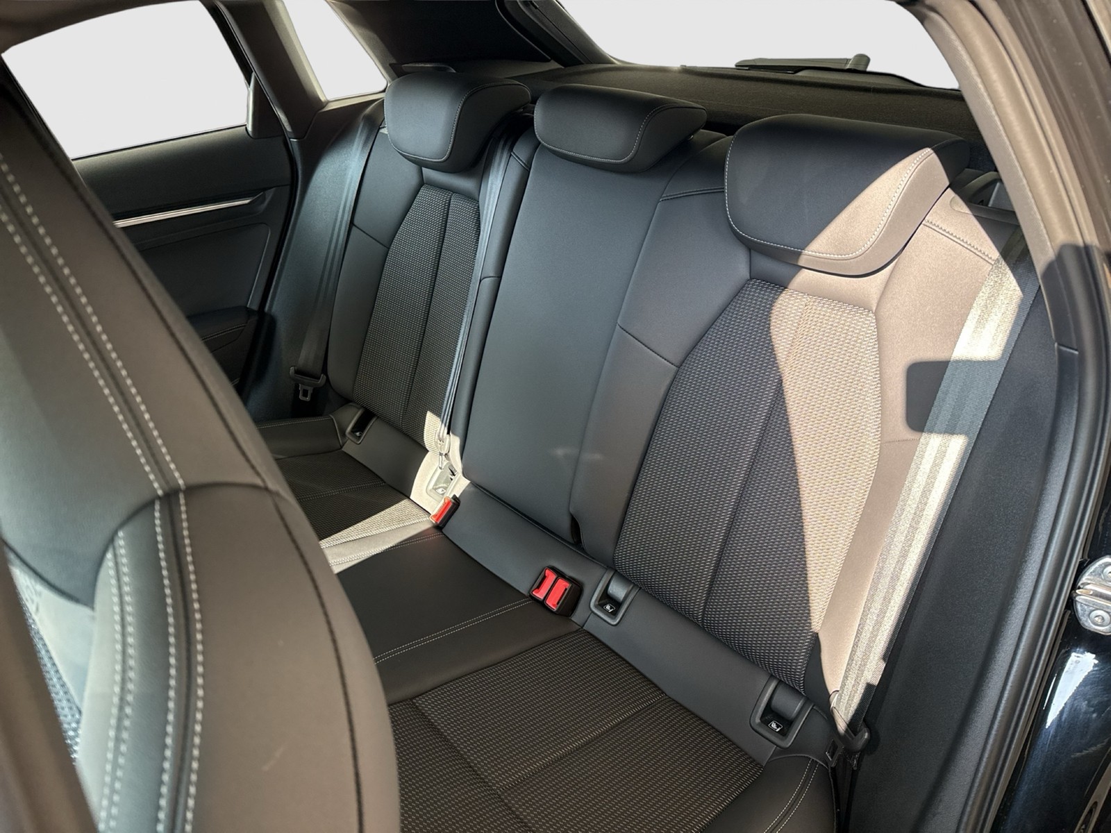 Audi A3 Sportback 35 S LINE PANO SONOS CAM ACC LM18