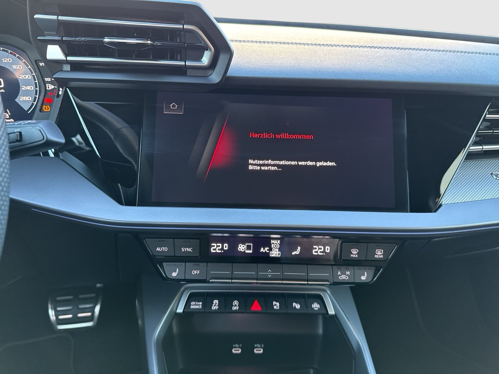 Audi A3 Sportback 35 S LINE PANO SONOS CAM ACC LM18