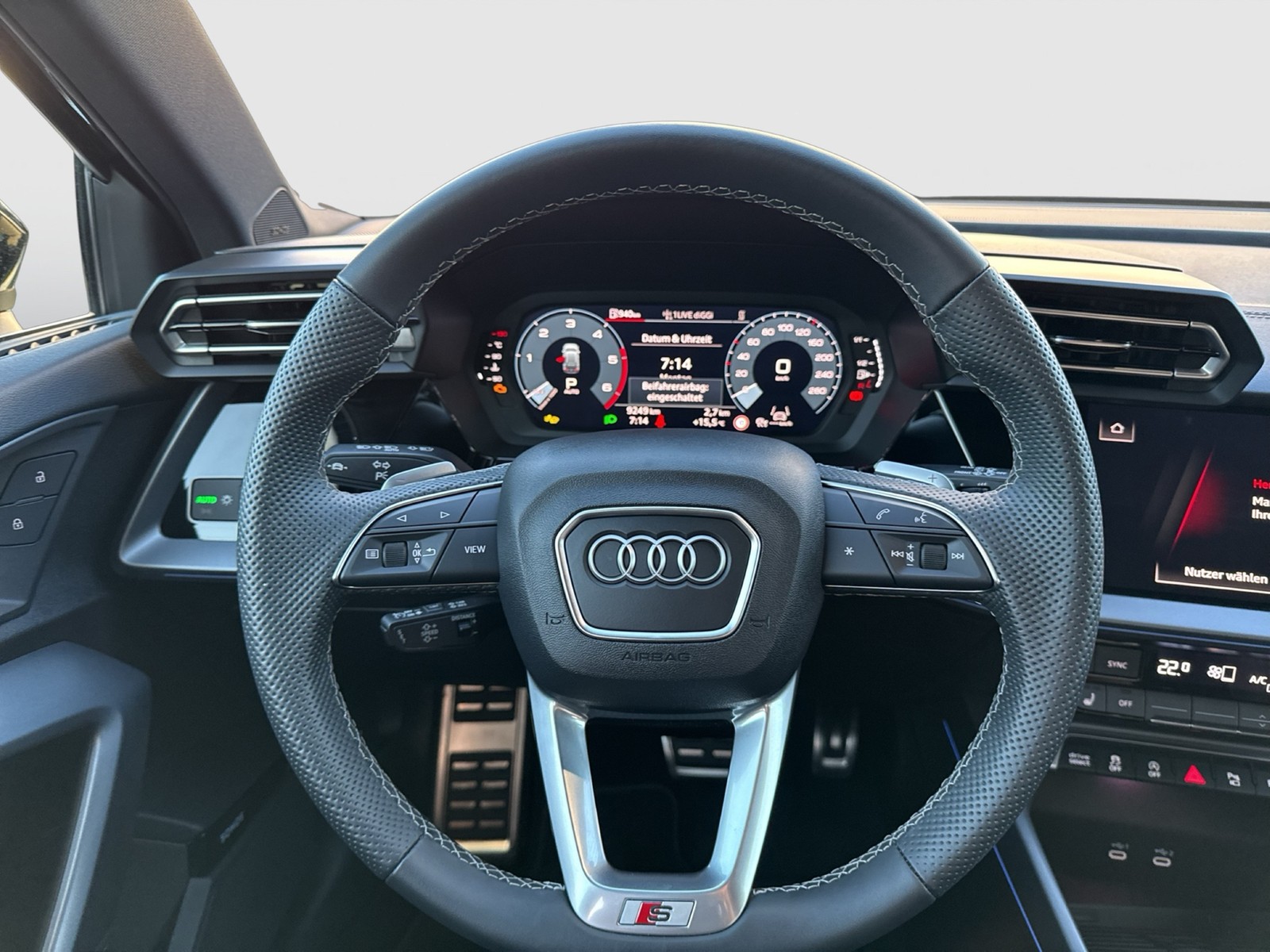 Audi A3 Sportback 35 S LINE PANO SONOS CAM ACC LM18