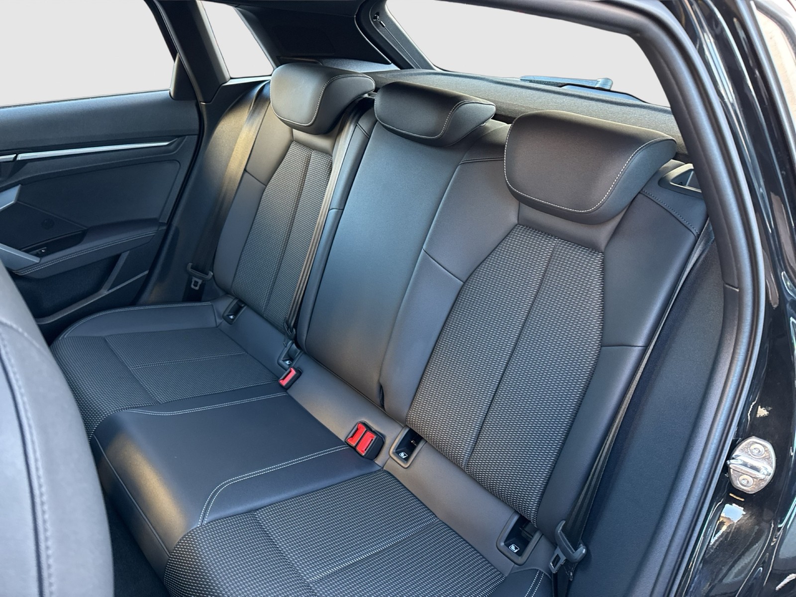 Audi A3 Sportback 35 S LINE PANO SONOS CAM ACC LM18