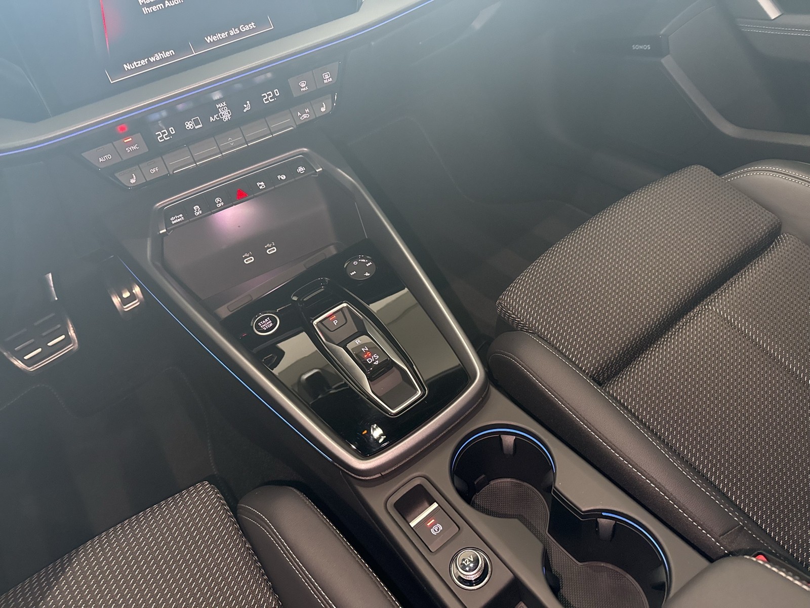 Audi A3 Sportback 35 S LINE PANO SONOS CAM ACC LM18