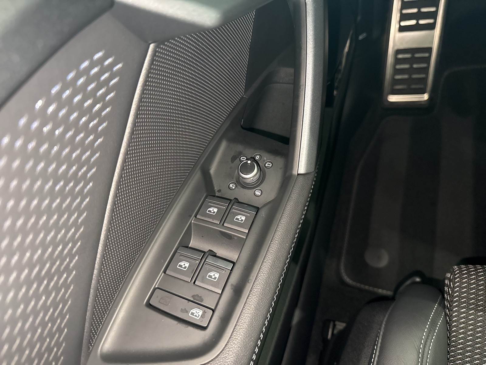 Audi A3 Sportback 35 S LINE PANO SONOS CAM ACC LM18