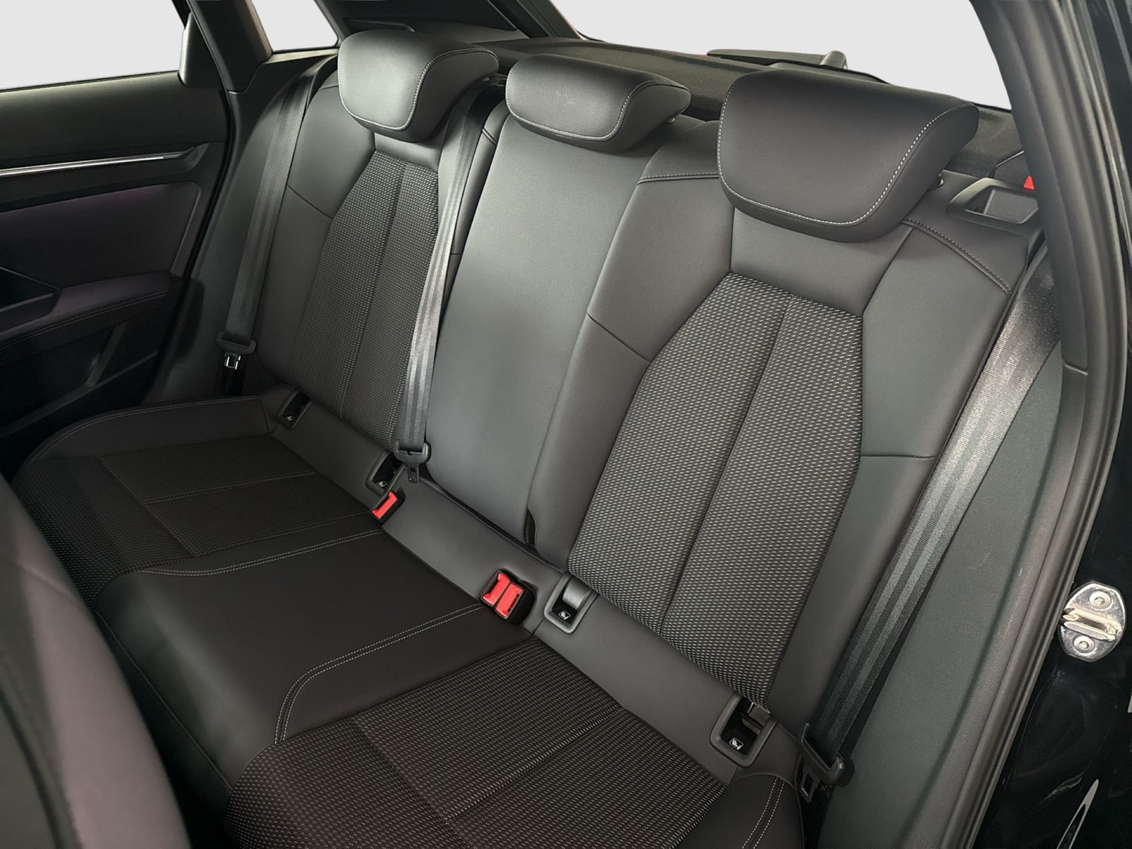 Audi A3 Sportback 35 S LINE PANO SONOS CAM ACC LM18