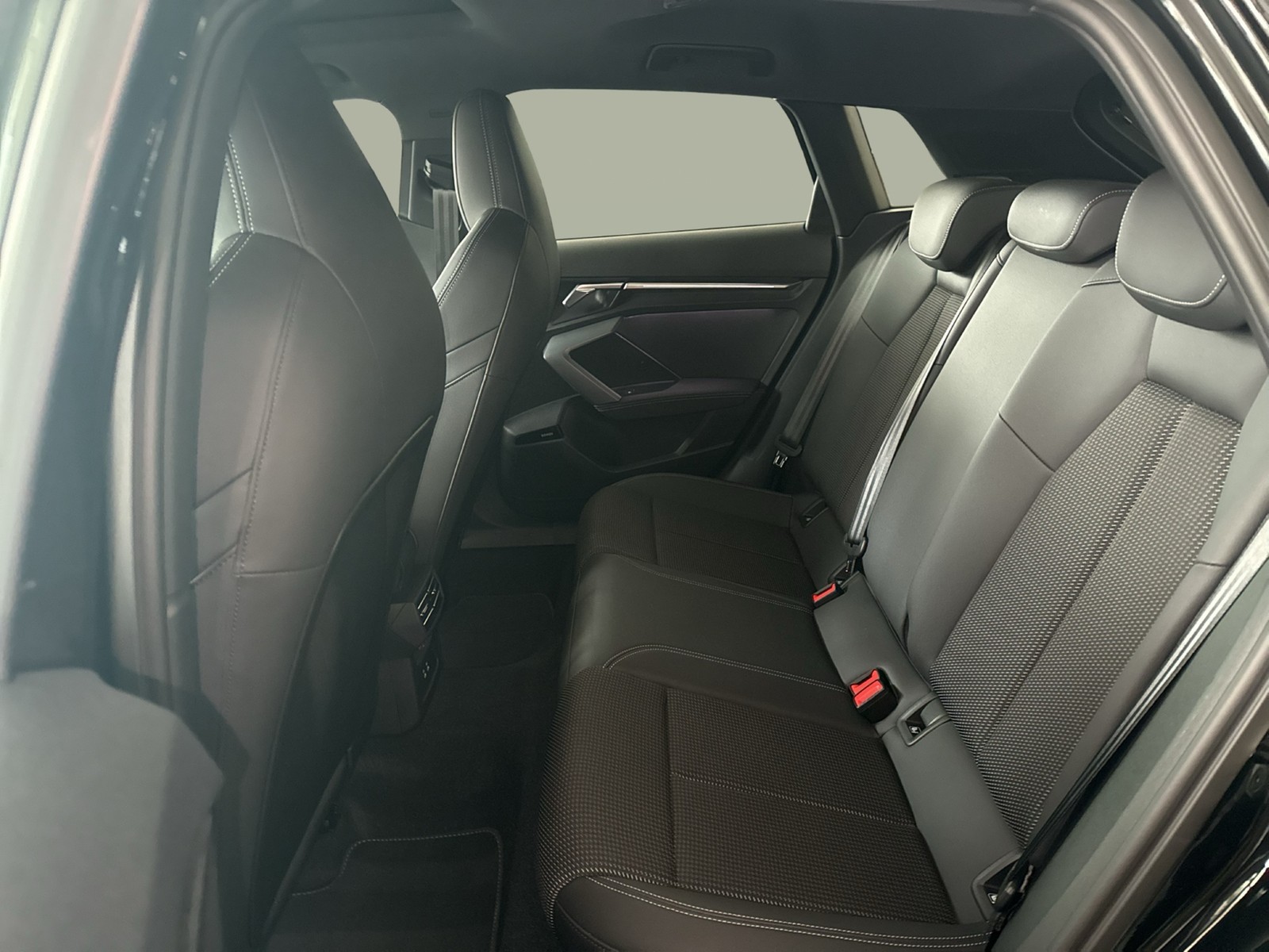 Audi A3 Sportback 35 S LINE PANO SONOS CAM ACC LM18