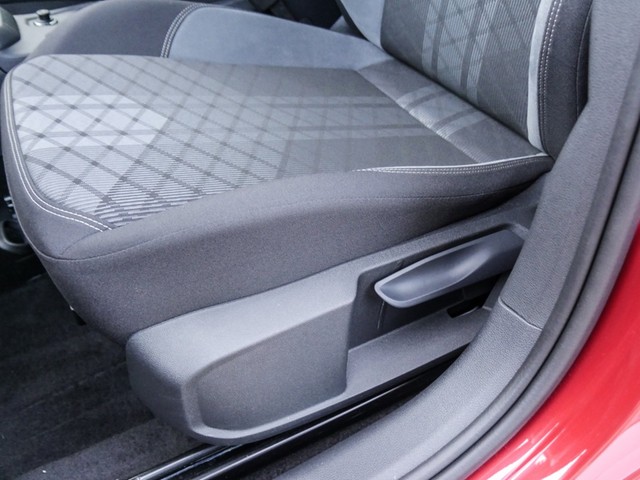 Volkswagen Taigo 1.5 R-LINE BLACKSTYLE KAMERA ALU18 NAVI AHK