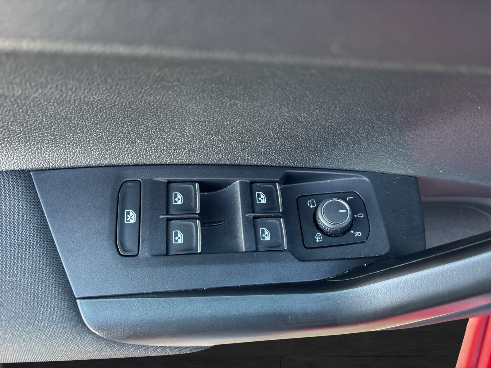 Volkswagen Taigo 1.5 R-LINE BLACKSTYLE KAMERA ALU18 NAVI AHK