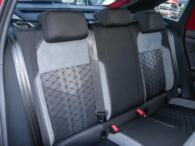 Volkswagen Taigo 1.5 R-LINE BLACKSTYLE KAMERA ALU18 NAVI AHK