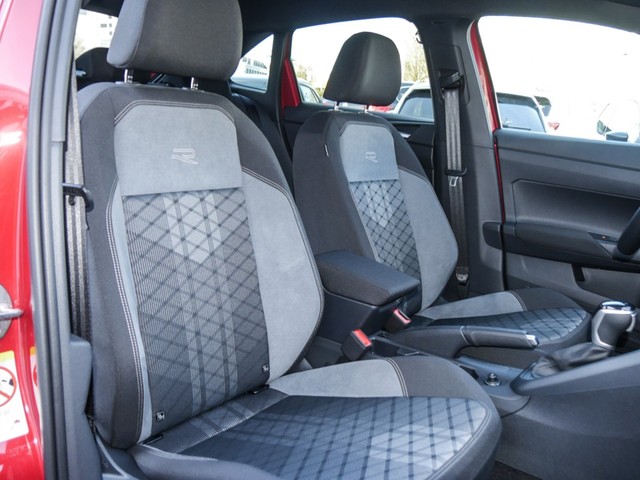 Volkswagen Taigo 1.5 R-LINE BLACKSTYLE KAMERA ALU18 NAVI AHK