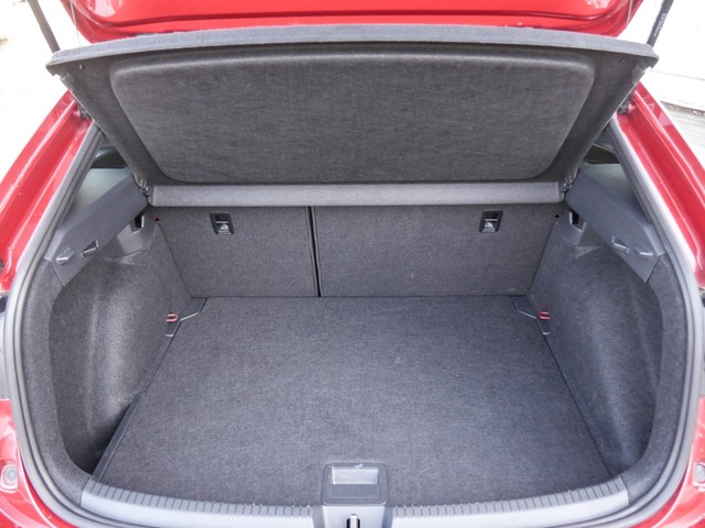 Volkswagen Taigo 1.5 R-LINE BLACKSTYLE KAMERA ALU18 NAVI AHK