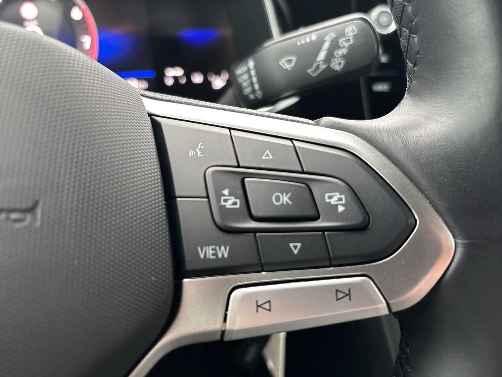 Volkswagen Taigo 1.0 R-LINE ACC LM17 NAVI CARPLAY SITZHEIZ.