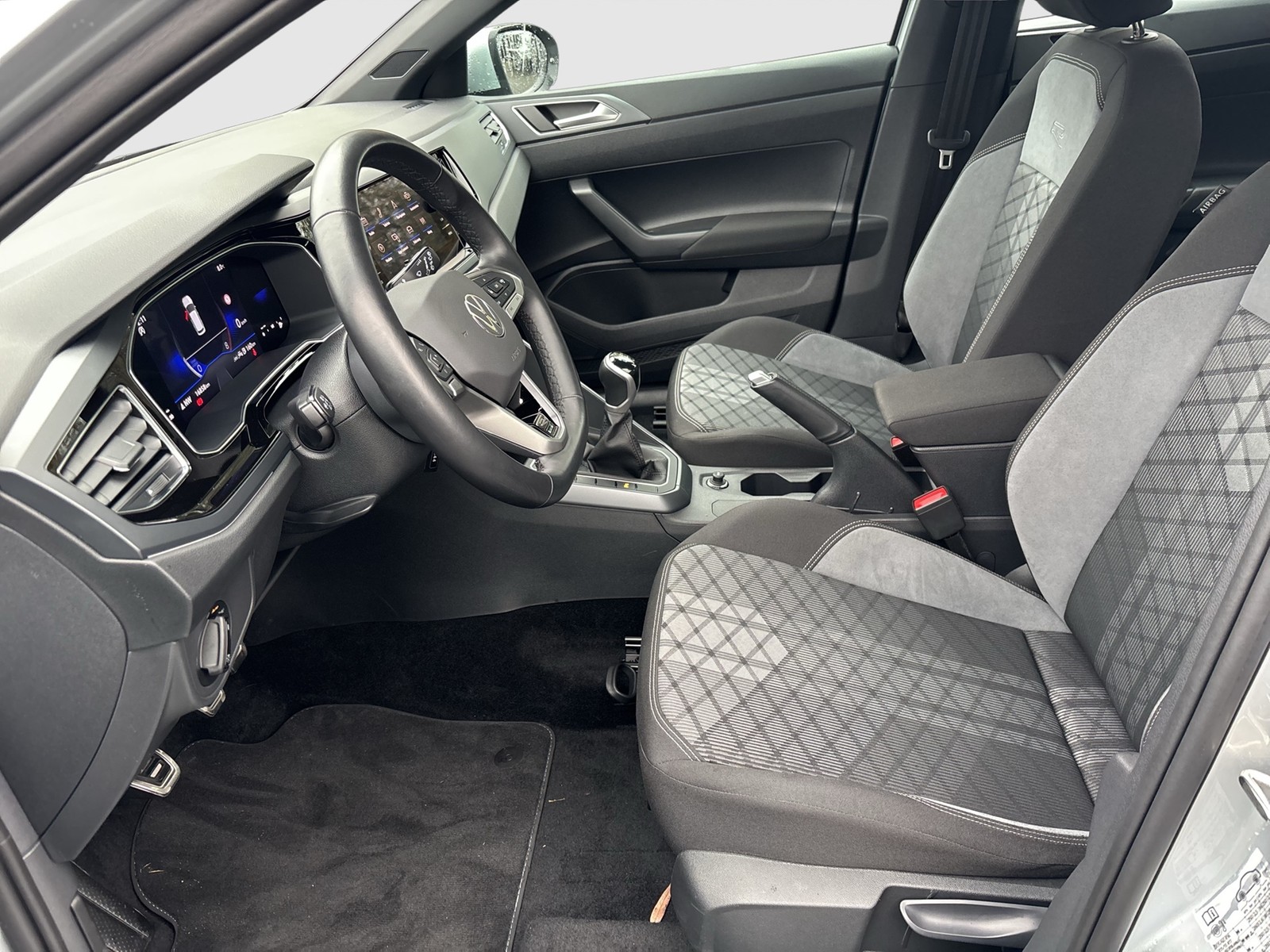 Volkswagen Taigo 1.0 R-LINE ACC LM17 NAVI CARPLAY SITZHEIZ.