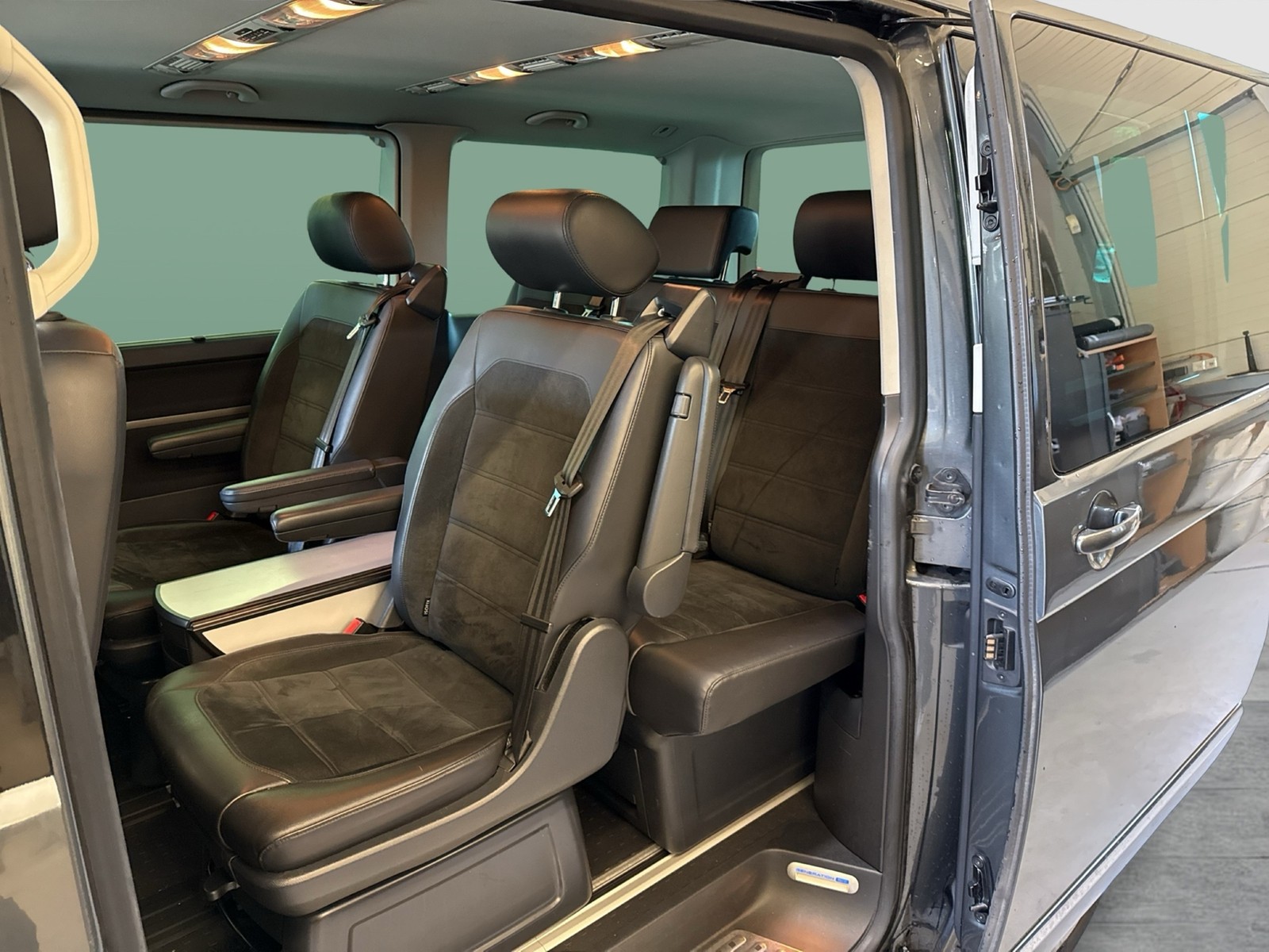 Volkswagen T6 Multivan 2.0 GENERATION SIX 4X4 AHK CAM LM18