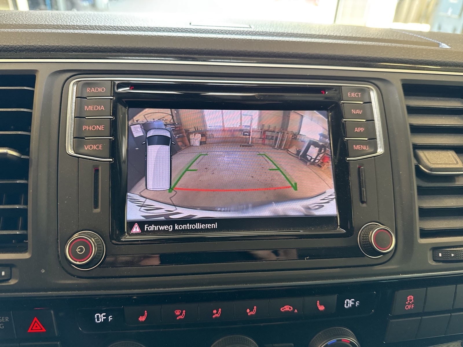 Volkswagen T6 Multivan 2.0 GENERATION SIX 4X4 AHK CAM LM18