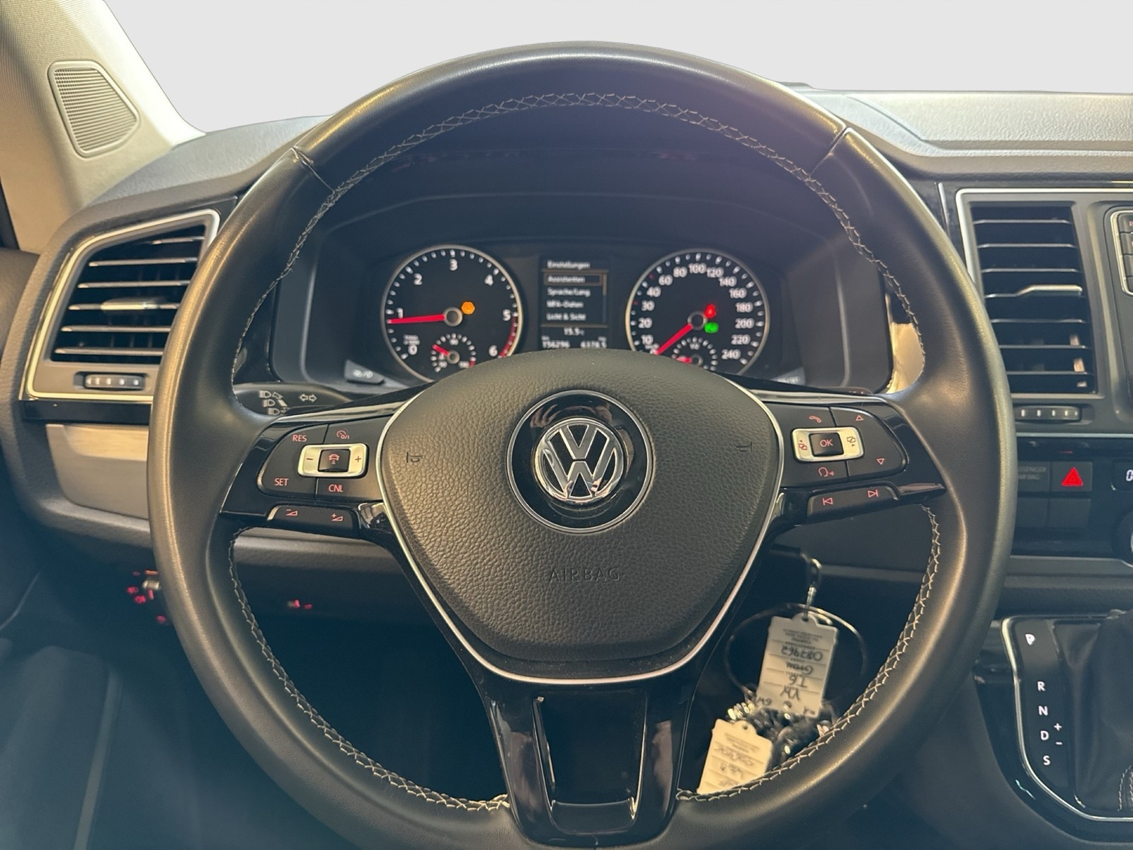 Volkswagen T6 Multivan 2.0 GENERATION SIX 4X4 AHK CAM LM18