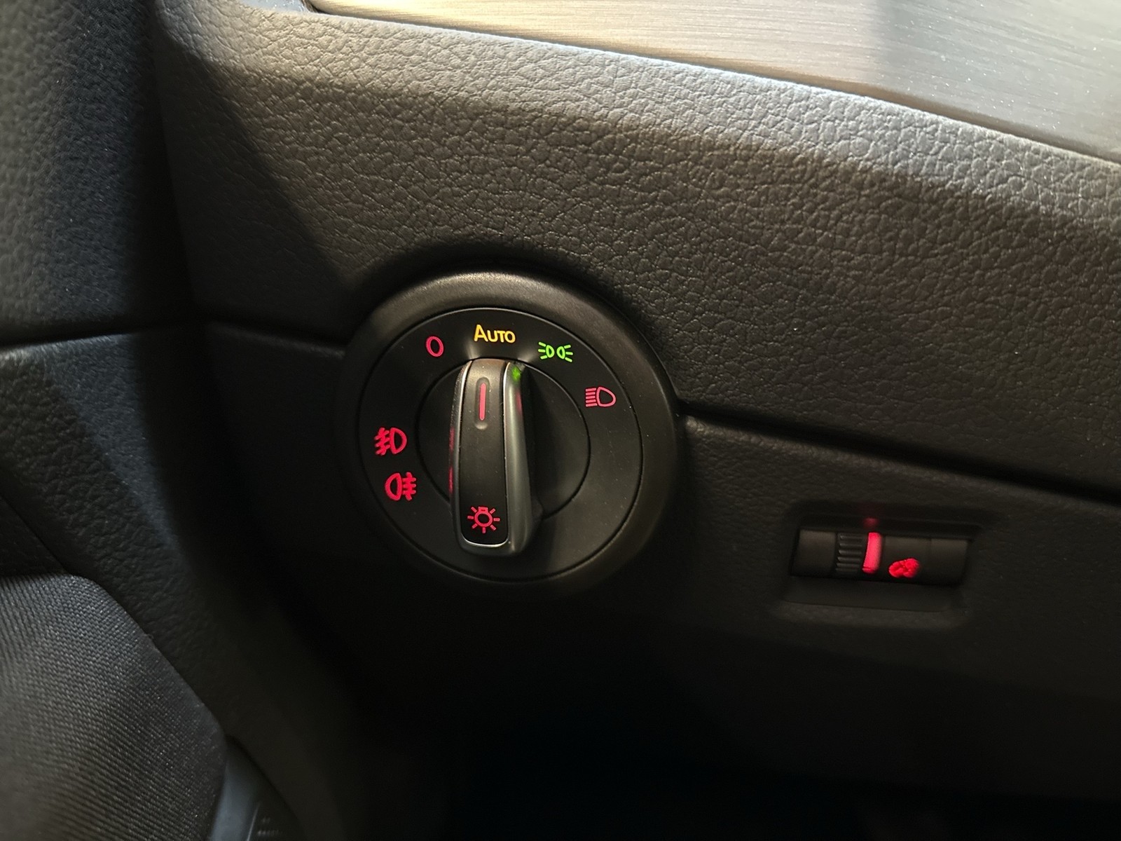 Volkswagen T6 Multivan 2.0 GENERATION SIX 4X4 AHK CAM LM18