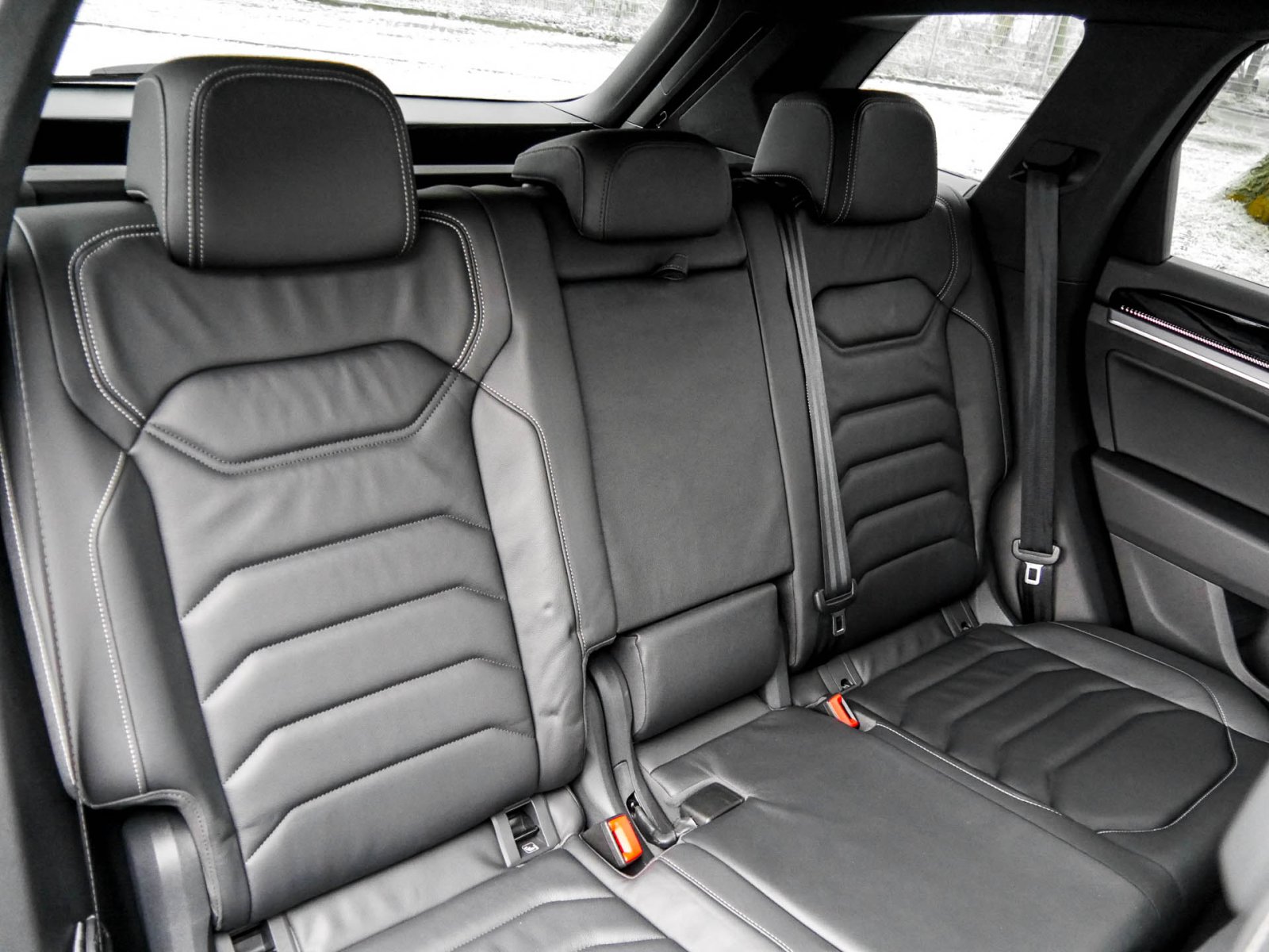 Volkswagen Touareg V6 R-LINE NEUES MODELL AHK HEADUP eSITZE