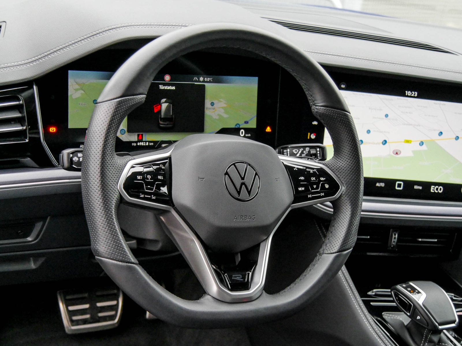 Volkswagen Touareg V6 R-LINE NEUES MODELL AHK HEADUP eSITZE