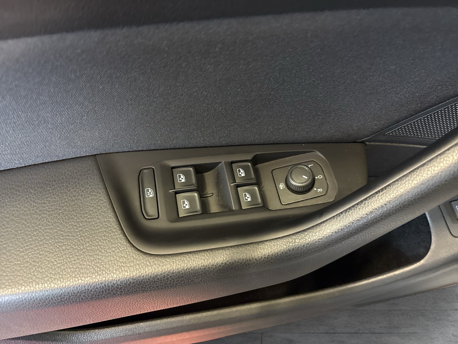 Volkswagen Passat Variant 2.0 BUSINESS STANDHZ CAM ACC NAVI