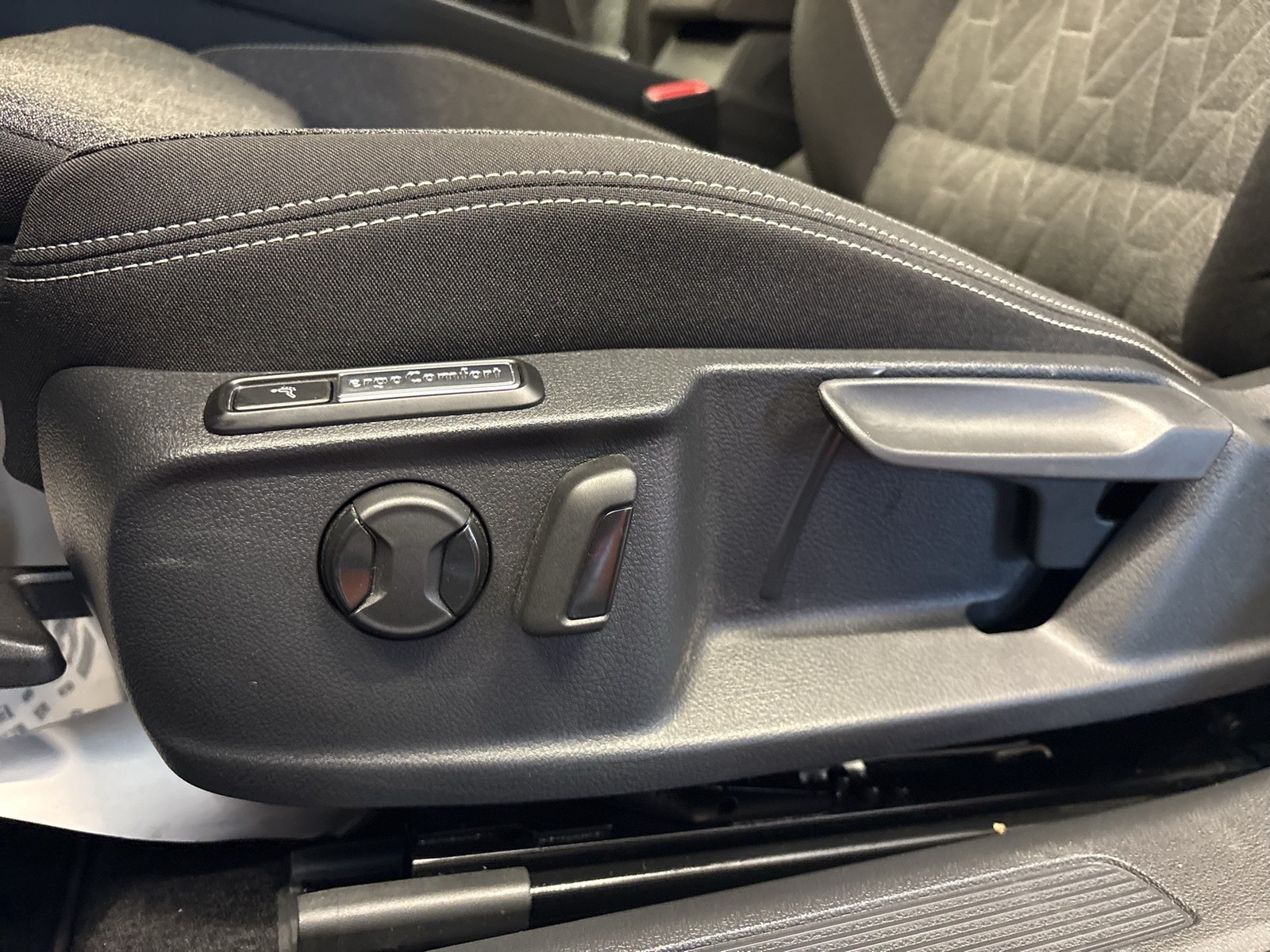 Volkswagen Passat Variant 2.0 BUSINESS STANDHZ CAM ACC NAVI
