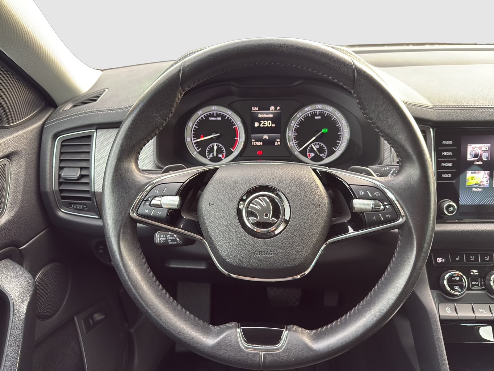 Skoda Kodiaq 2.0 STYLE 4X4 AHK CAM ACC CARPLAY SITZHZ.