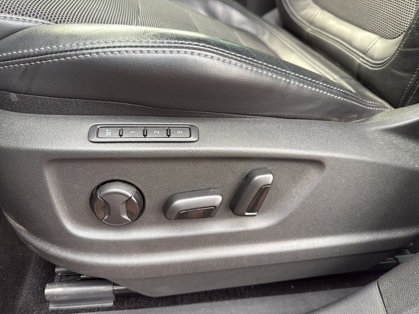 Skoda Kodiaq 2.0 STYLE 4X4 AHK CAM ACC CARPLAY SITZHZ.