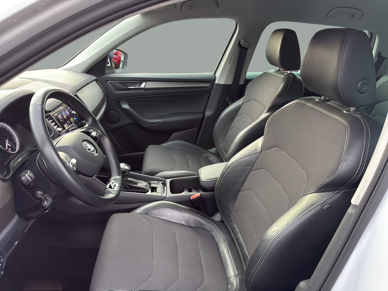 Skoda Kodiaq 2.0 STYLE 4X4 AHK CAM ACC CARPLAY SITZHZ.