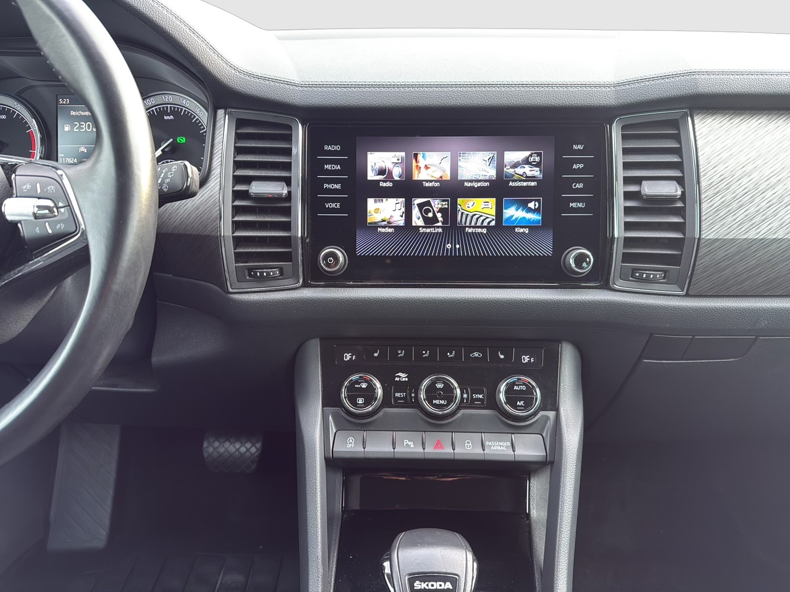 Skoda Kodiaq 2.0 STYLE 4X4 AHK CAM ACC CARPLAY SITZHZ.