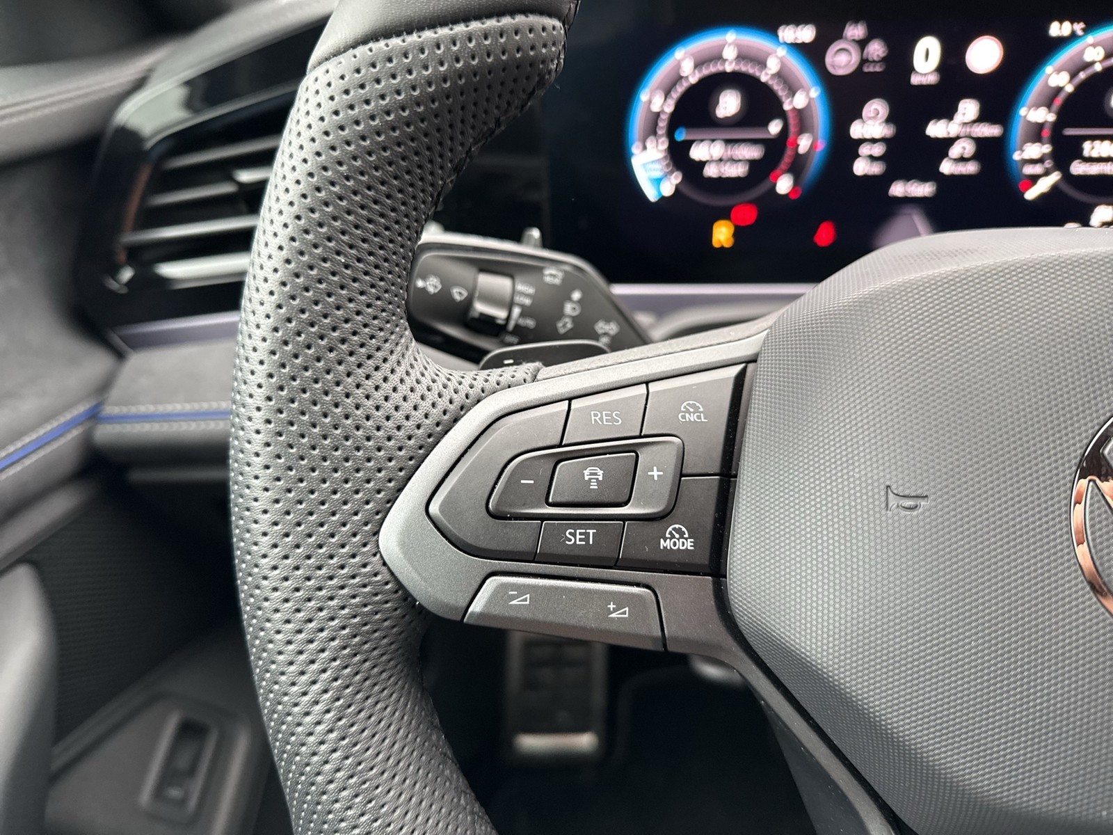 Volkswagen Passat Variant 2.0 R-LINE 4X4 HeadUp LEDER ACC