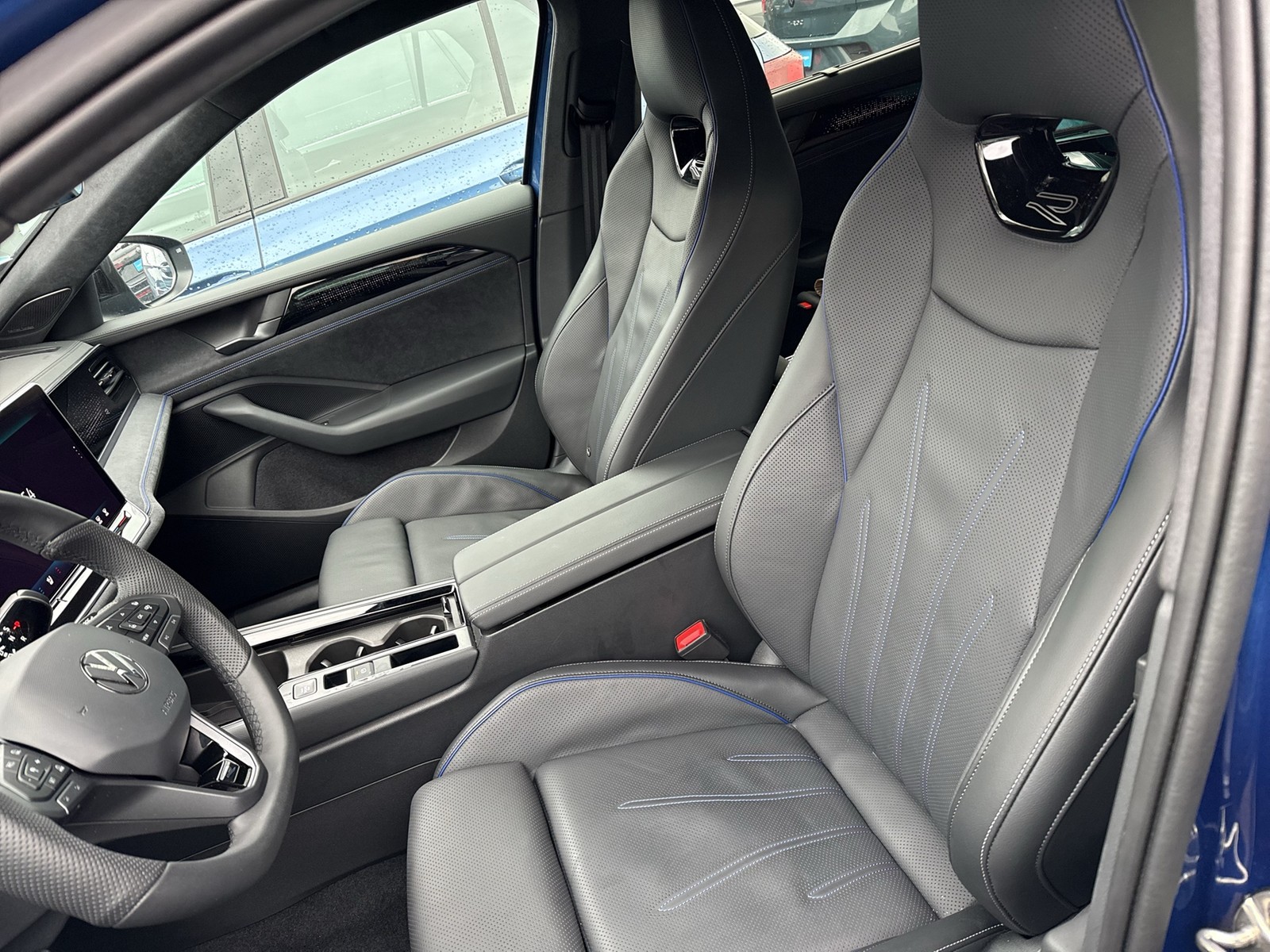 Volkswagen Passat Variant 2.0 R-LINE 4X4 HeadUp LEDER ACC