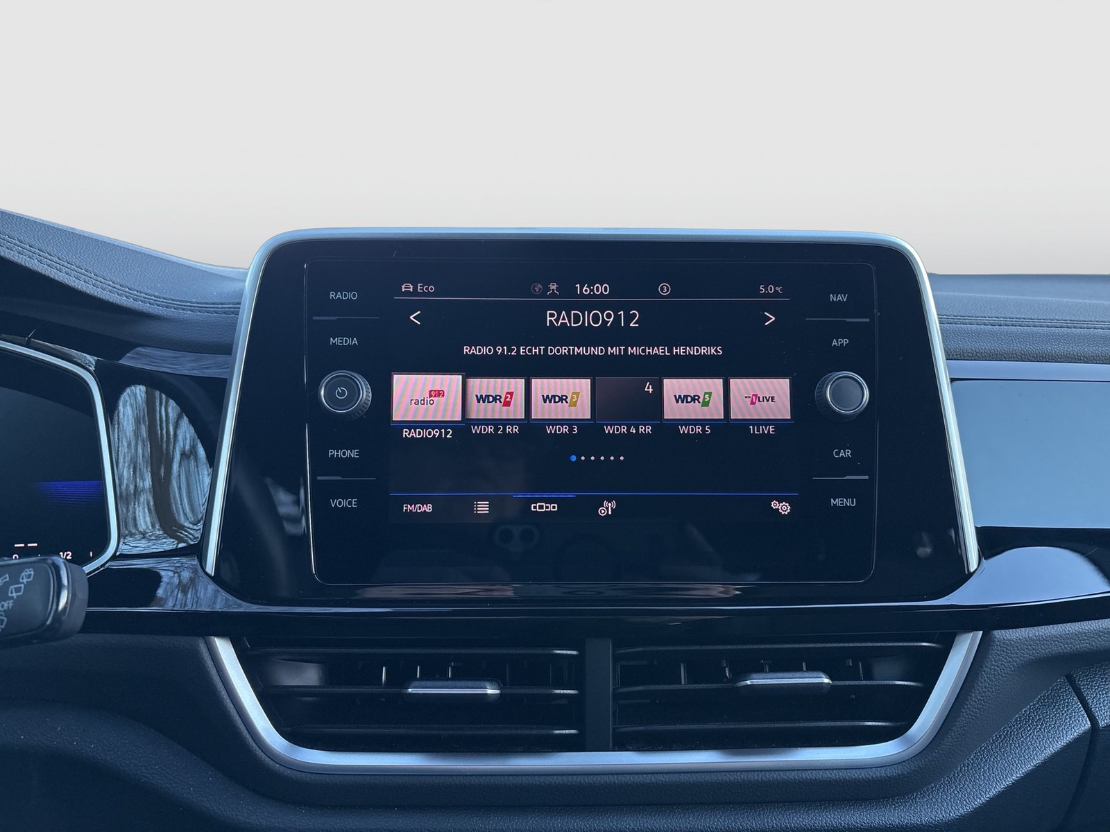 Volkswagen T-Roc 2.0 R-LINE 4X4 ACC LED+ NAVI ALU17 DCC