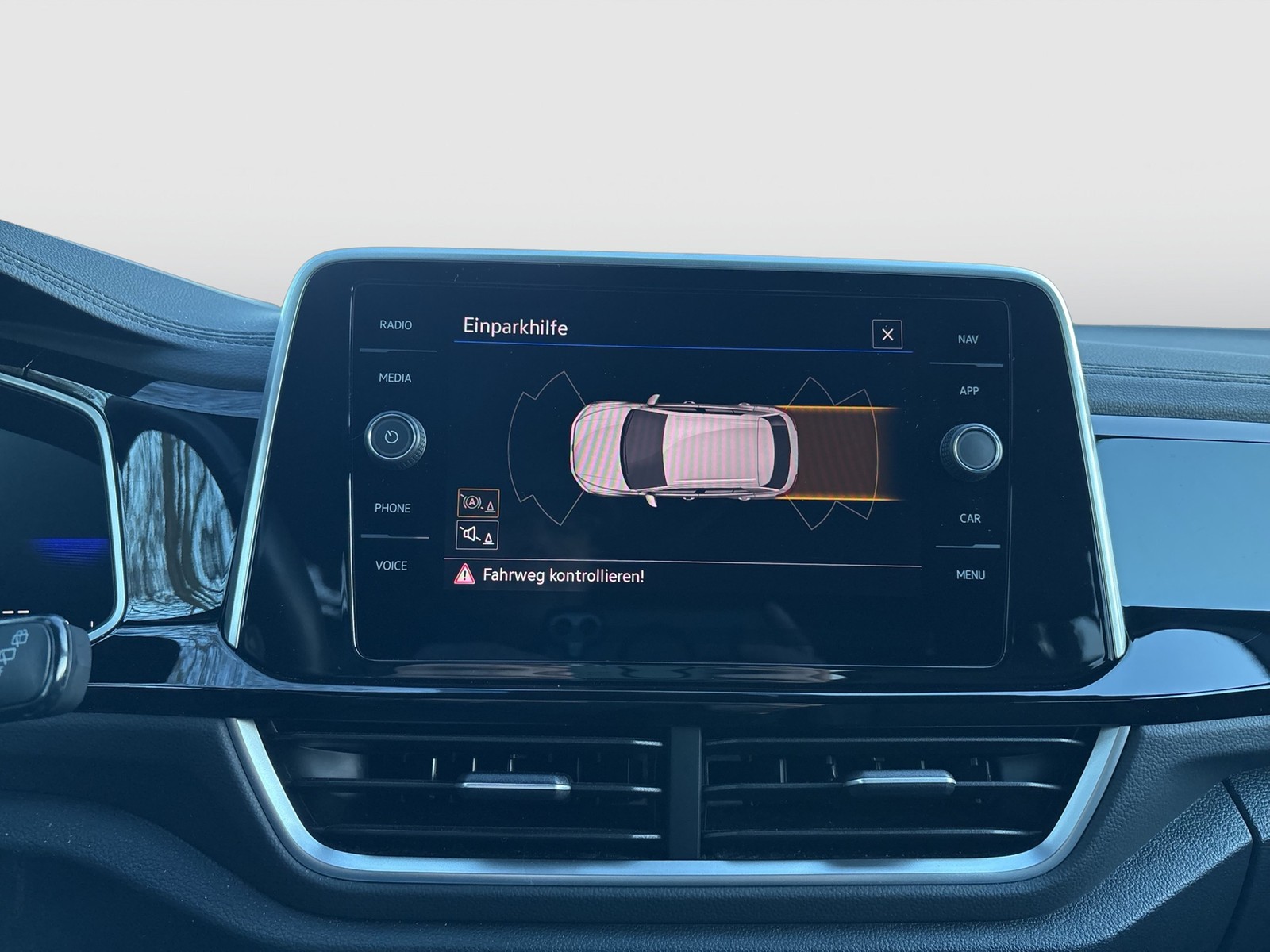 Volkswagen T-Roc 2.0 R-LINE 4X4 ACC LED+ NAVI ALU17 DCC