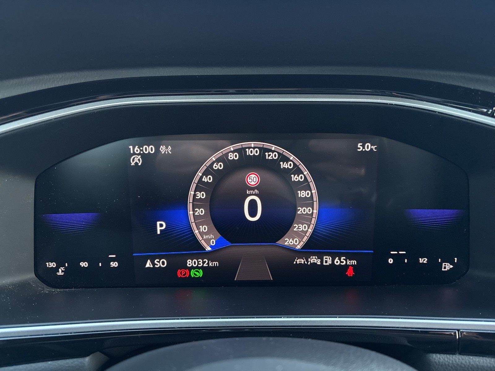 Volkswagen T-Roc 2.0 R-LINE 4X4 ACC LED+ NAVI ALU17 DCC