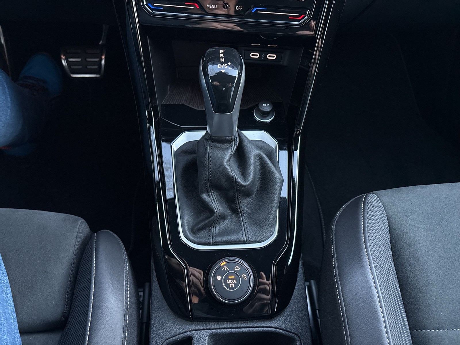 Volkswagen T-Roc 2.0 R-LINE 4X4 ACC LED+ NAVI ALU17 DCC