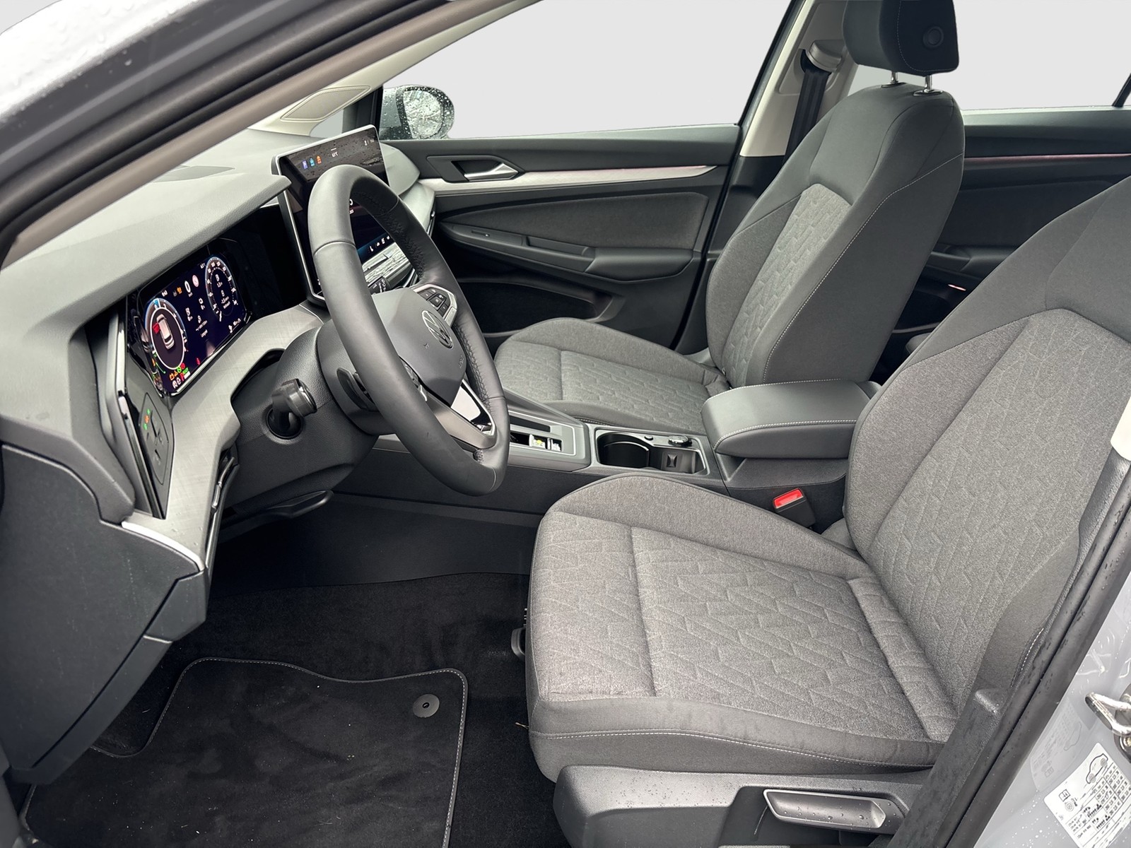 Volkswagen Golf VIII 1.5 HYBRID LIFE FACELIFT ACC CARPLAY