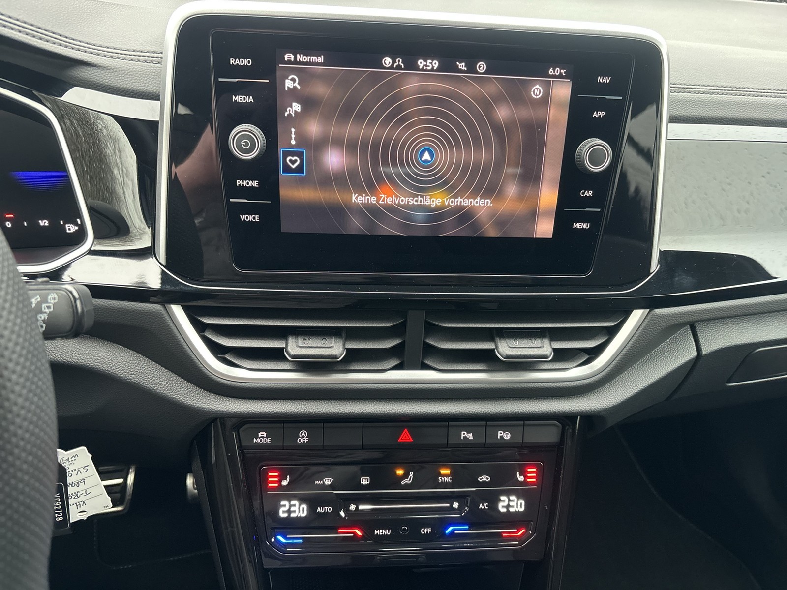 Volkswagen T-Roc 1.5 R-LINE NAVI SITZHEIZUNG ALU17 LED+