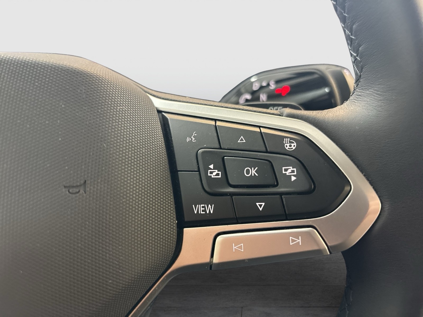 Volkswagen Tiguan 2.0 ELEGANCE AHK CAM ACC LM18 EKLAPPE NAVI