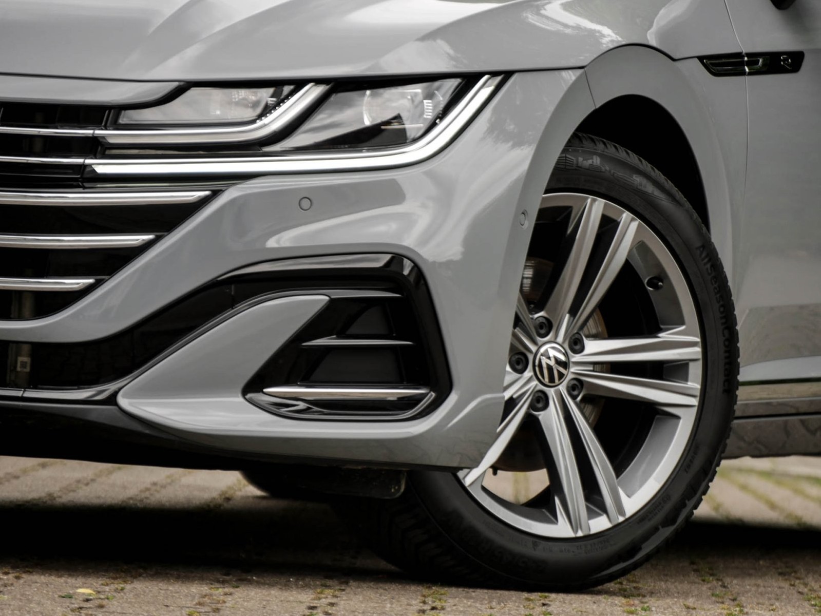 Volkswagen Arteon Shooting Brake 2.0 R-LINE AHK CAM LM18