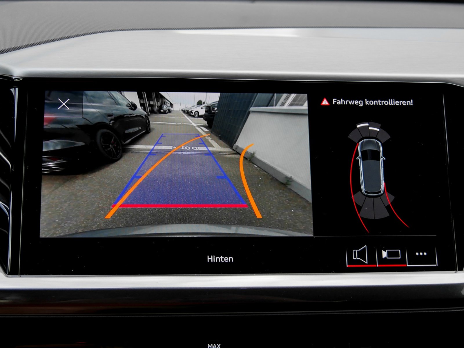 Audi Q4 e-tron 50 quattro S LINE PANO LM21 KAMERA AHK
