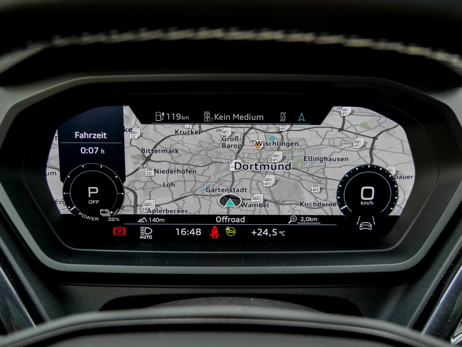 Audi Q4 e-tron 50 quattro S LINE PANO LM21 KAMERA AHK