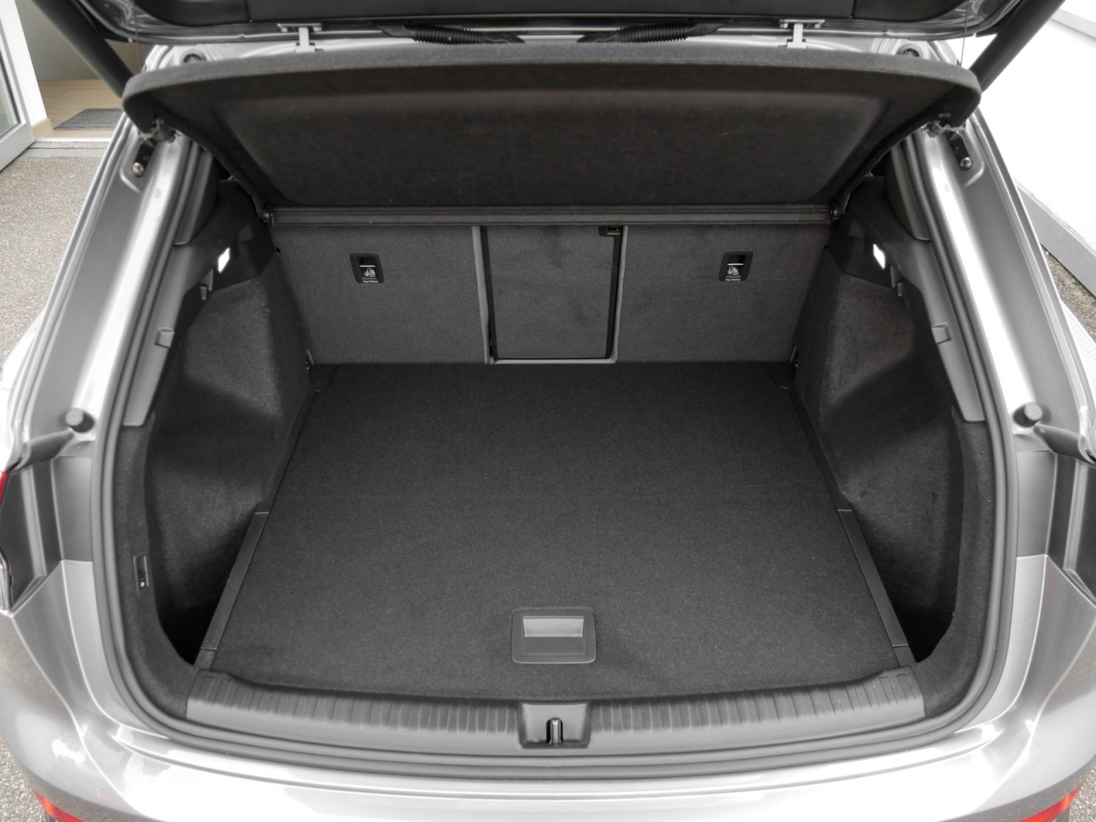 Audi Q4 e-tron 50 quattro S LINE PANO LM21 KAMERA AHK
