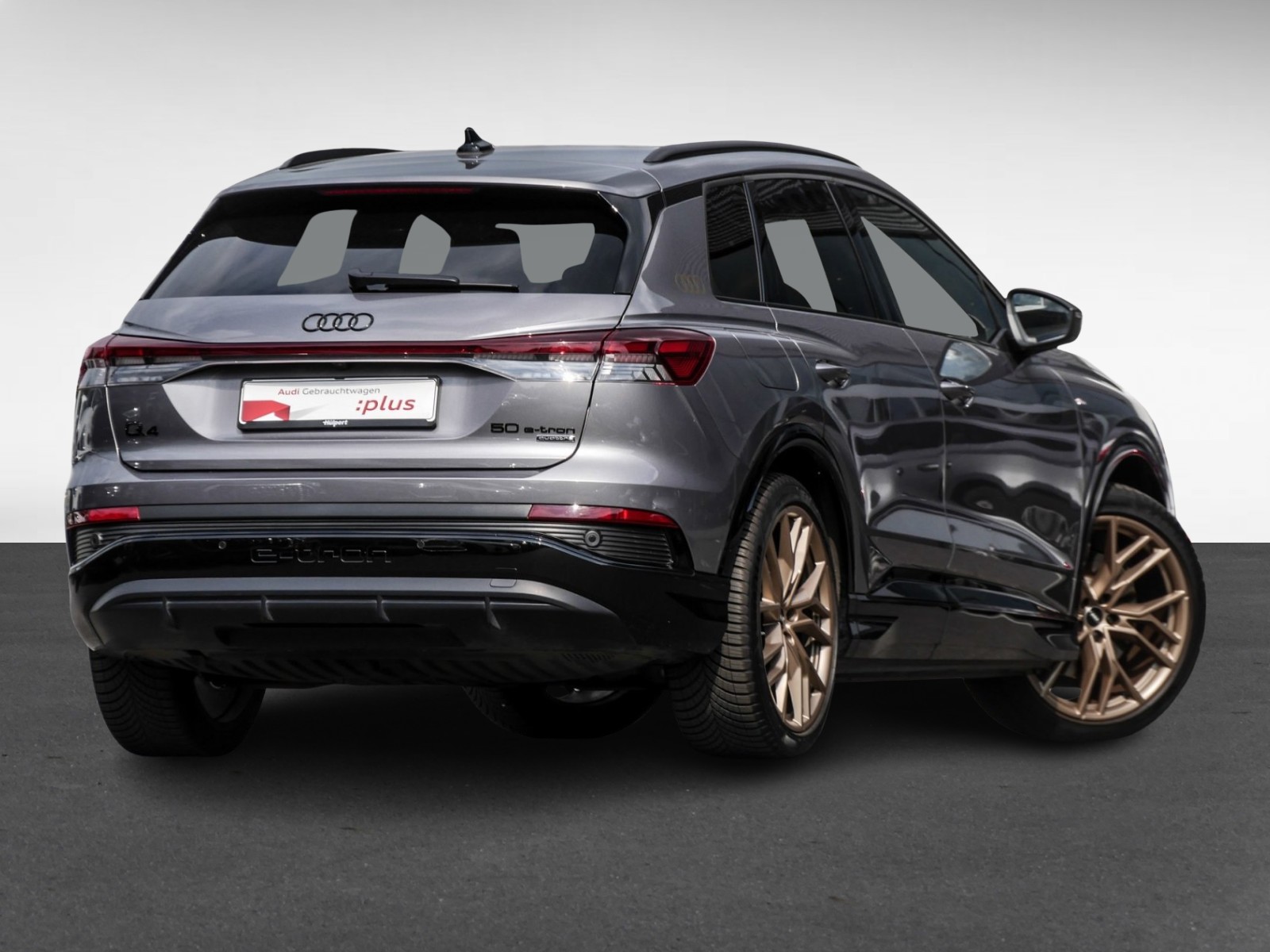 Audi Q4 e-tron 50 quattro S LINE PANO LM21 KAMERA AHK