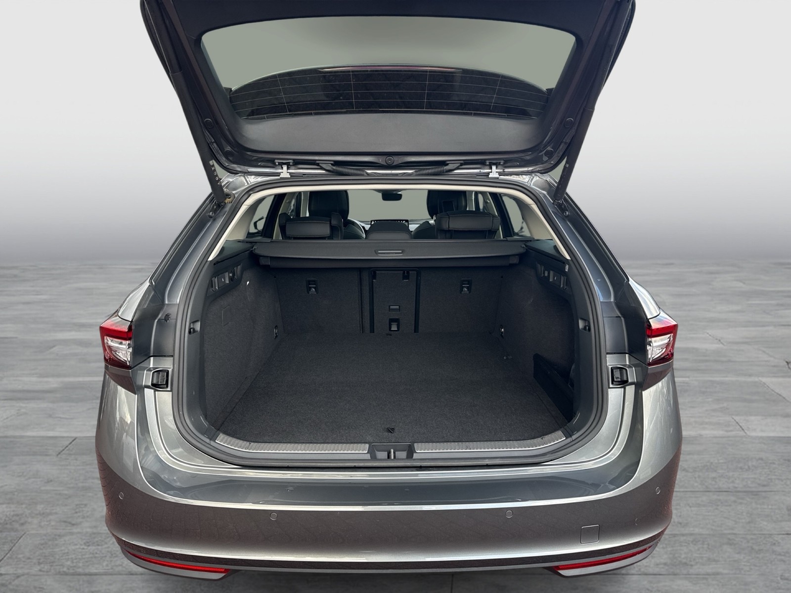 Skoda Superb Combi 1.5 iV SELECTION PANO CANTON AHK