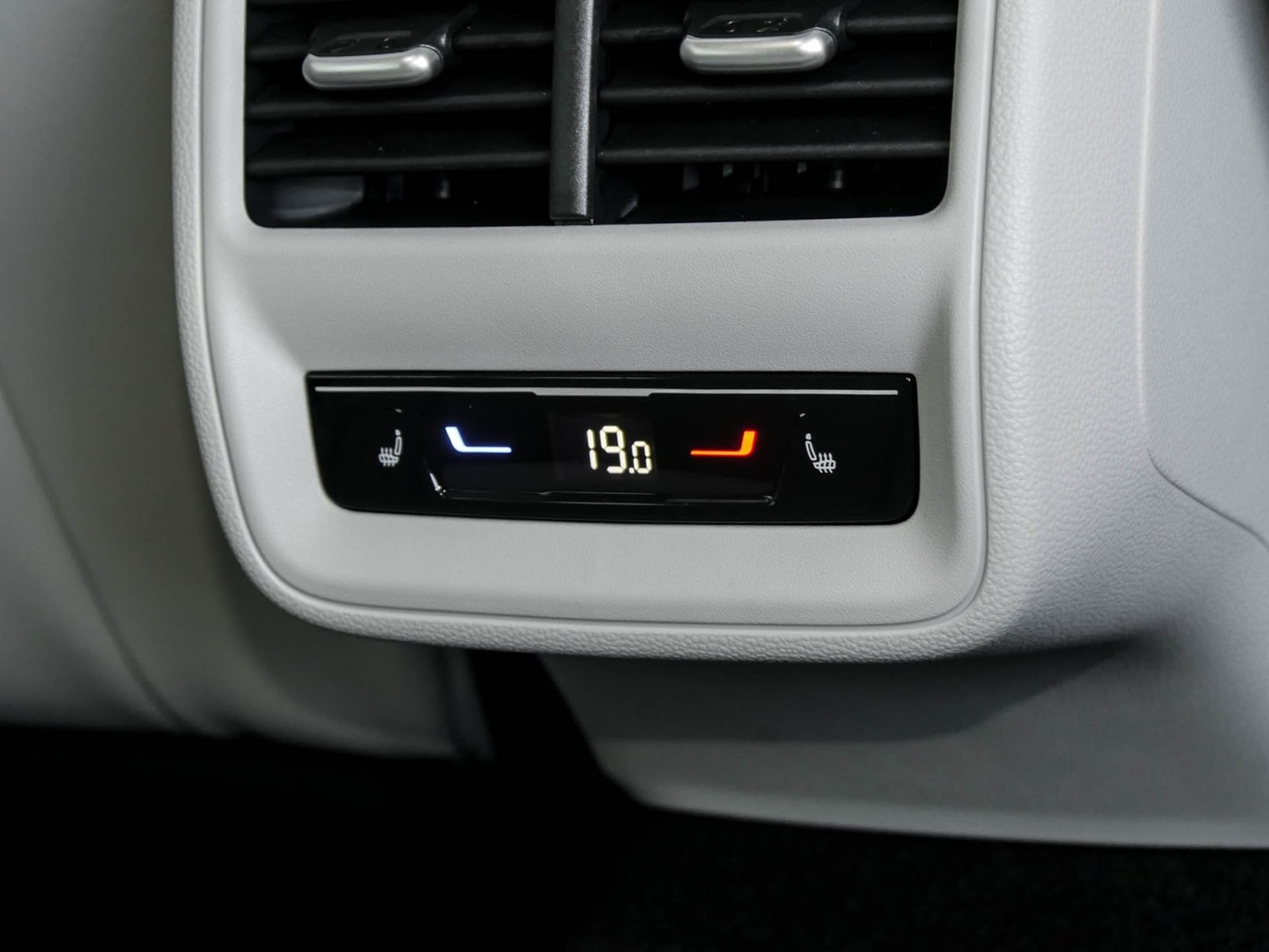 Volkswagen Passat Variant 1.5 HYBRID ELEGANCE AHK 360°CAM