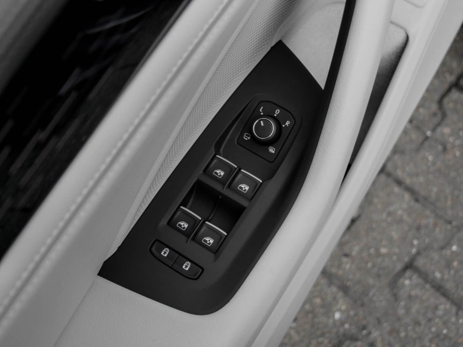 Volkswagen Passat Variant 1.5 HYBRID ELEGANCE AHK 360°CAM