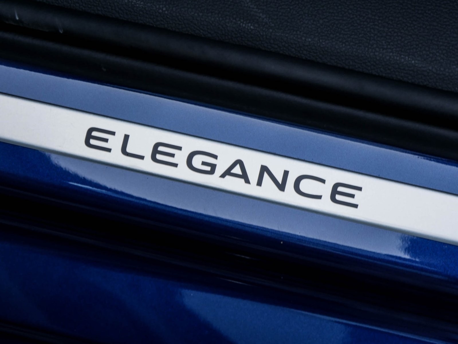 Volkswagen Passat Variant 1.5 HYBRID ELEGANCE AHK 360°CAM