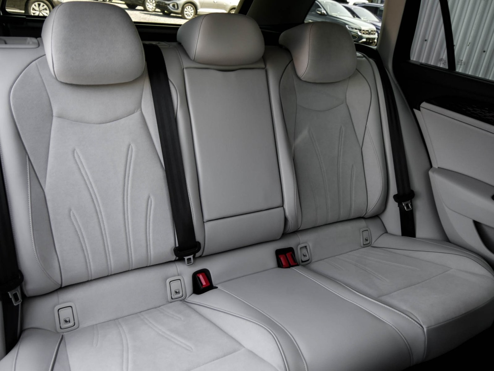 Volkswagen Passat Variant 1.5 HYBRID ELEGANCE AHK 360°CAM