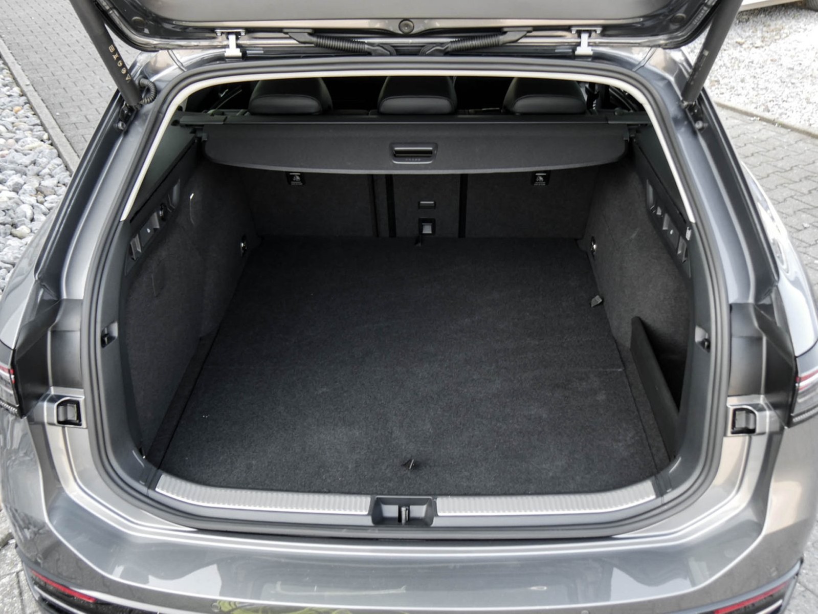 Volkswagen Passat Variant 1.5 HYBRID ELEGANCE AHK CAM ACC