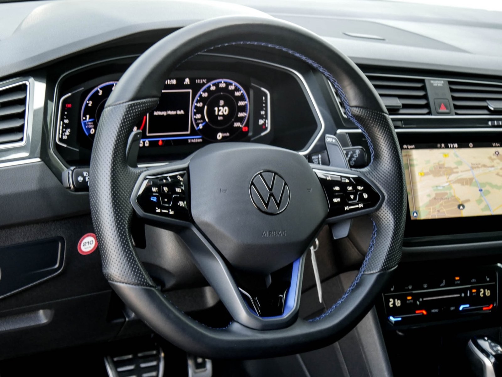 Volkswagen Tiguan 2.0 R BLACKSTYLE 4X4 AKRAPOVIC 360CAM 21Z